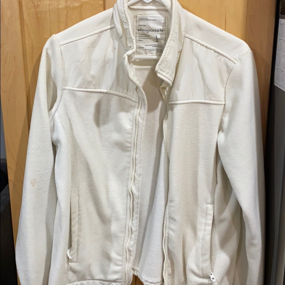 White aero coat